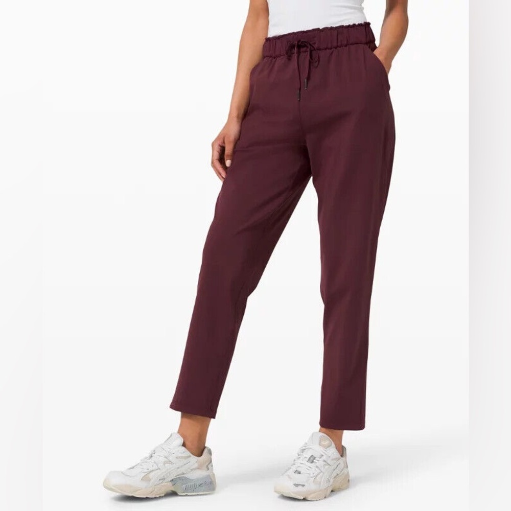 Lululemon Keep Moving Pants Size 6 Cassis